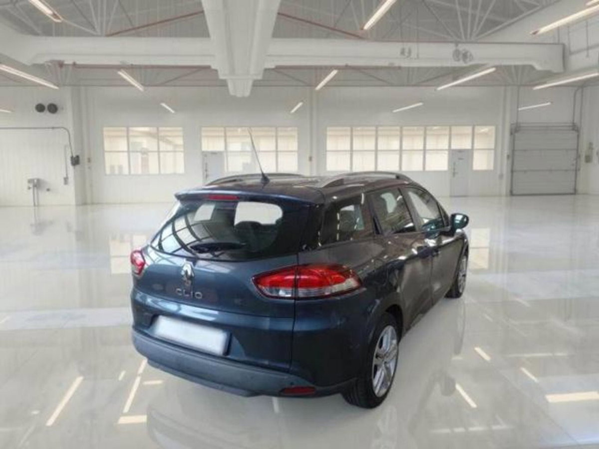 Renault Clio Sporter dCi 8V 75 CV Business (2)