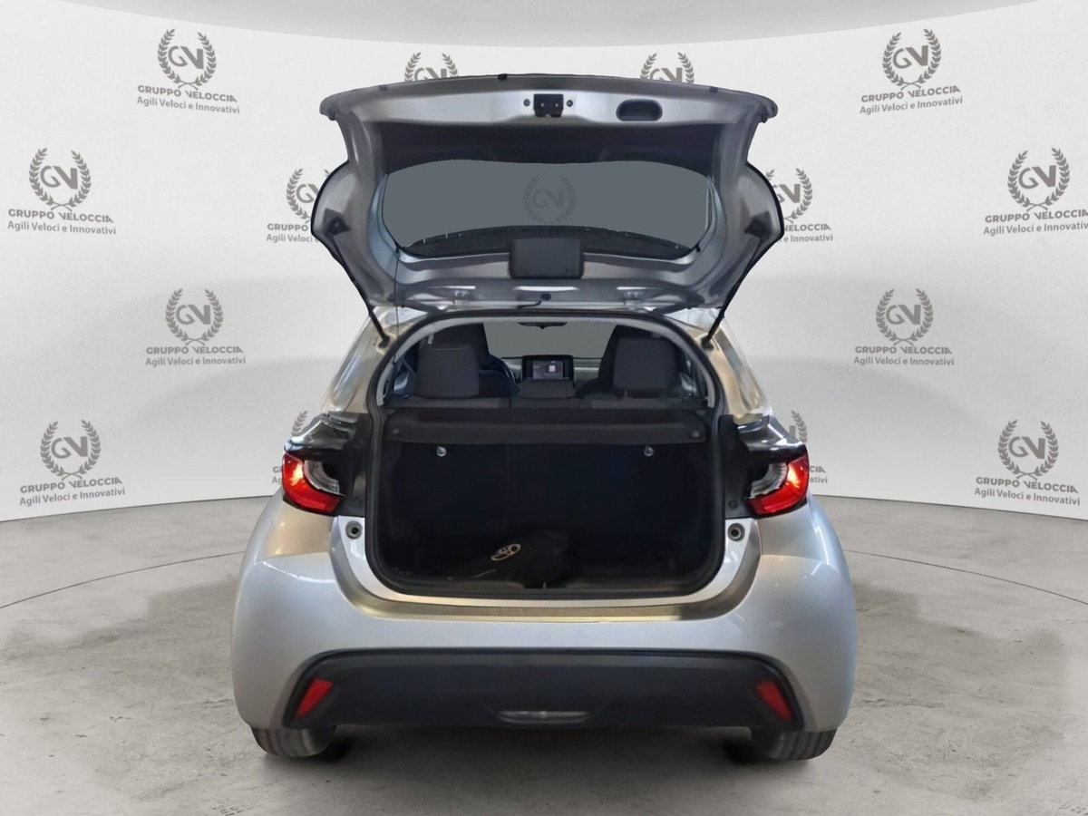 Toyota Yaris 1.5 Hybrid 5 porte Energy (8)