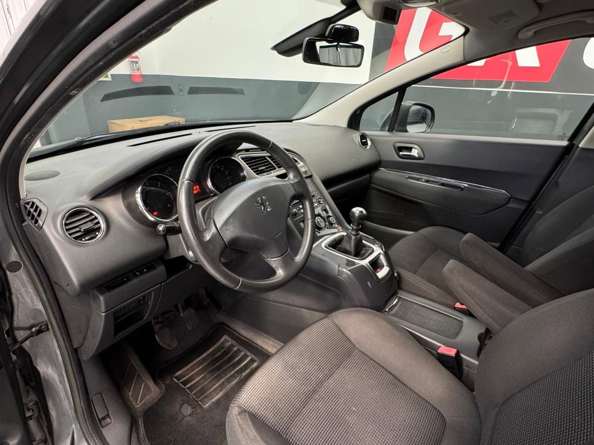 Peugeot 5008 1.6 HDi 112CV Business (13)