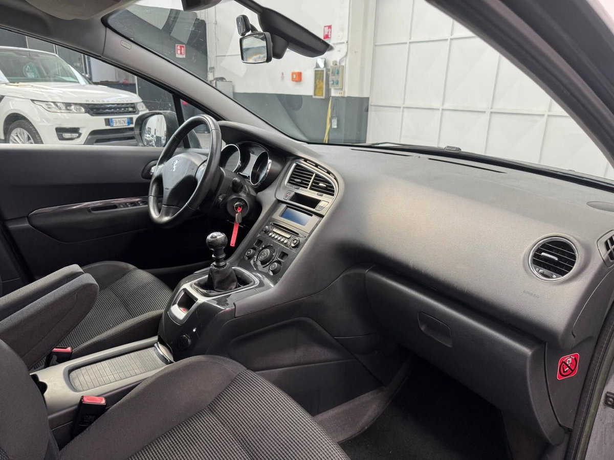 Peugeot 5008 1.6 HDi 112CV Business (6)