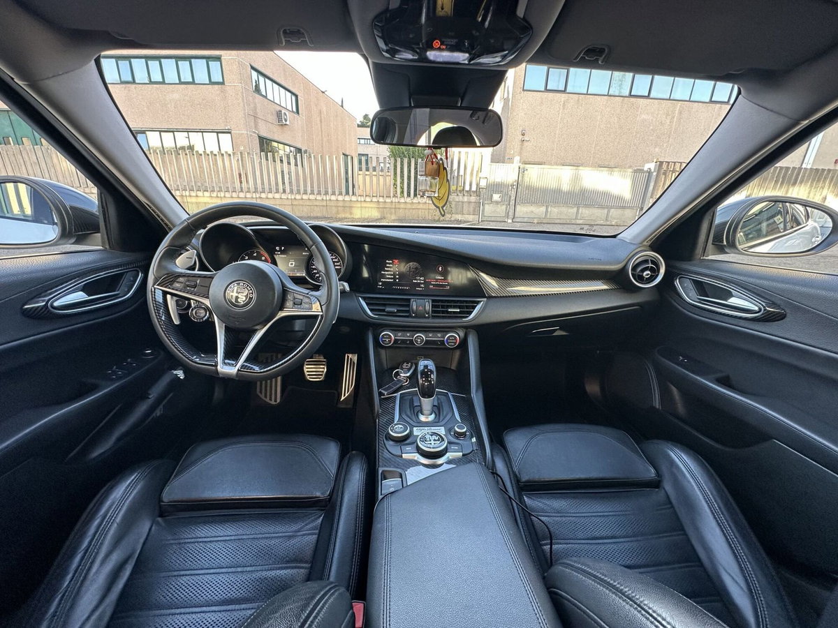 Alfa Romeo Giulia 2.2 Turbodiesel 210 CV AT8 AWD Q4 Veloce Ti (10)