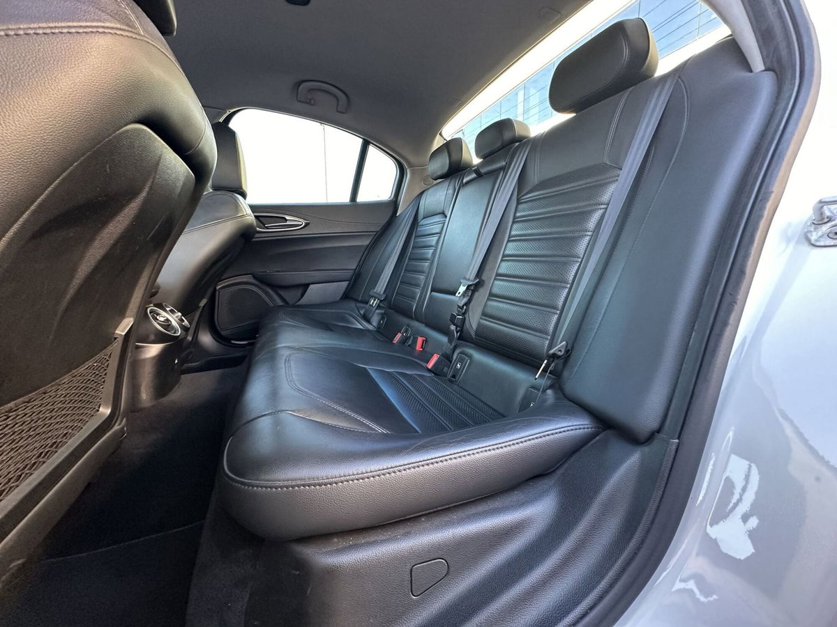 Alfa Romeo Giulia 2.2 Turbodiesel 210 CV AT8 AWD Q4 Veloce Ti (13)