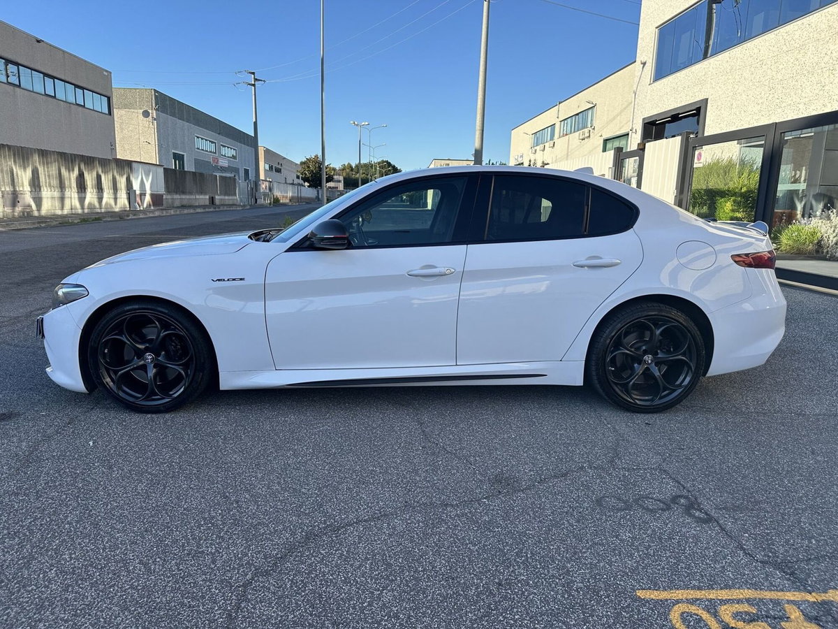 Alfa Romeo Giulia 2.2 Turbodiesel 210 CV AT8 AWD Q4 Veloce Ti (3)
