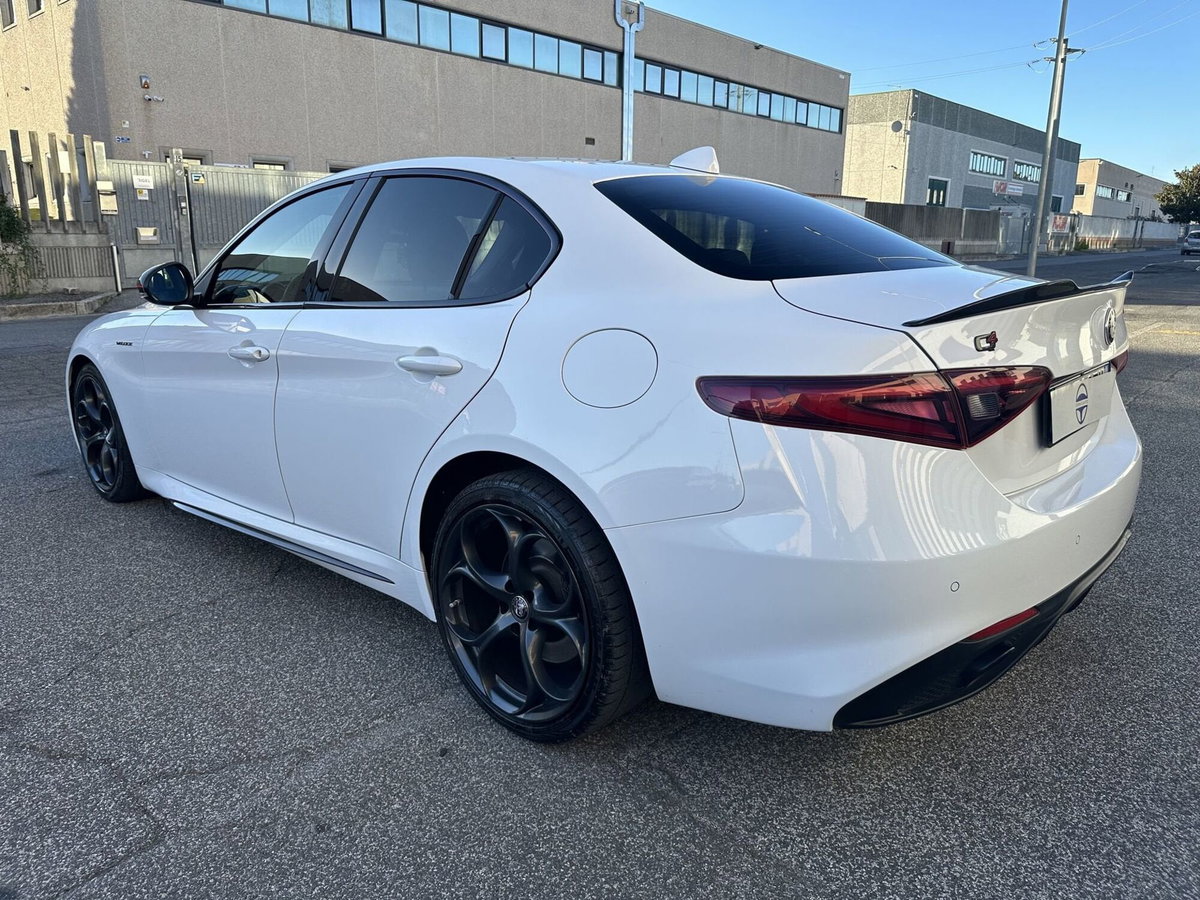 Alfa Romeo Giulia 2.2 Turbodiesel 210 CV AT8 AWD Q4 Veloce Ti (4)