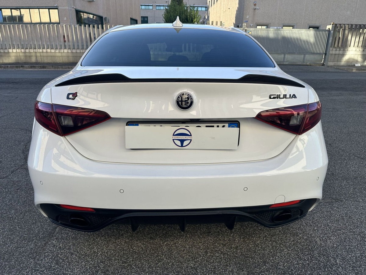 Alfa Romeo Giulia 2.2 Turbodiesel 210 CV AT8 AWD Q4 Veloce Ti (5)