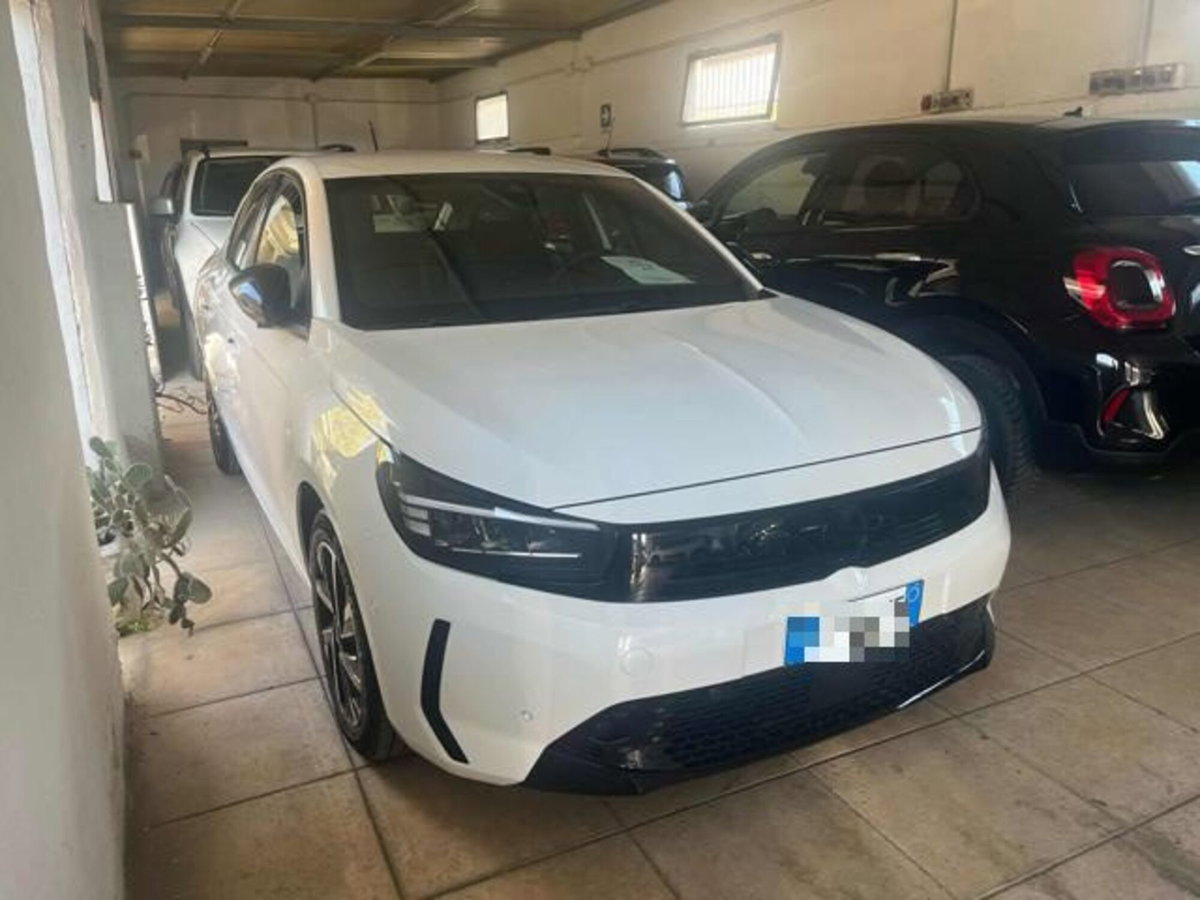 Opel Corsa 1.2 100 CV GS Line (2)