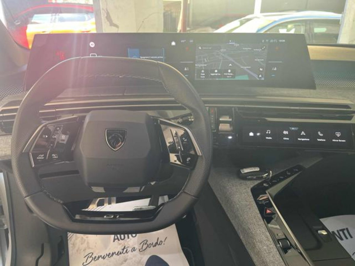 Peugeot 3008 1.2 hybrid GT Exclusive 145cv e-dcs6 (3)