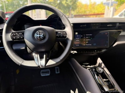 Alfa Romeo Junior 1.2 ibrida Q4 Ti 145cv edct6 (3)
