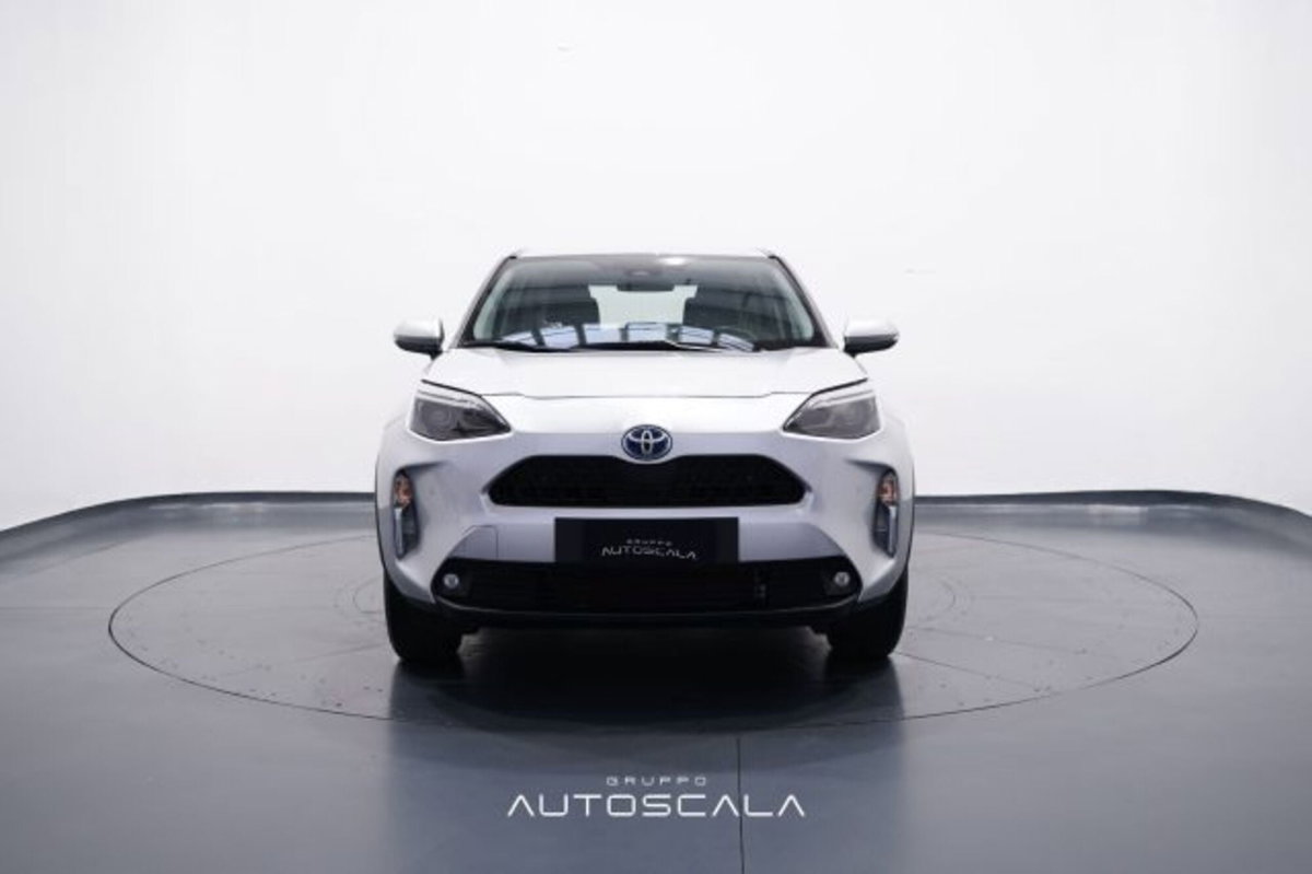 Toyota Yaris Cross 1.5h GR Sport Black Sky fwd 116cv e-cvt (2)