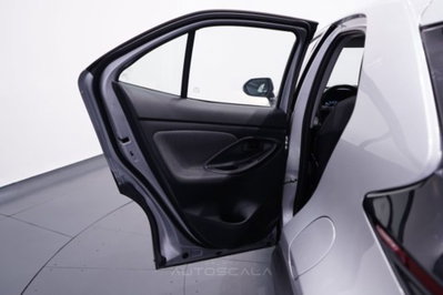 Toyota Yaris Cross 1.5h GR Sport Black Sky fwd 116cv e-cvt (20)