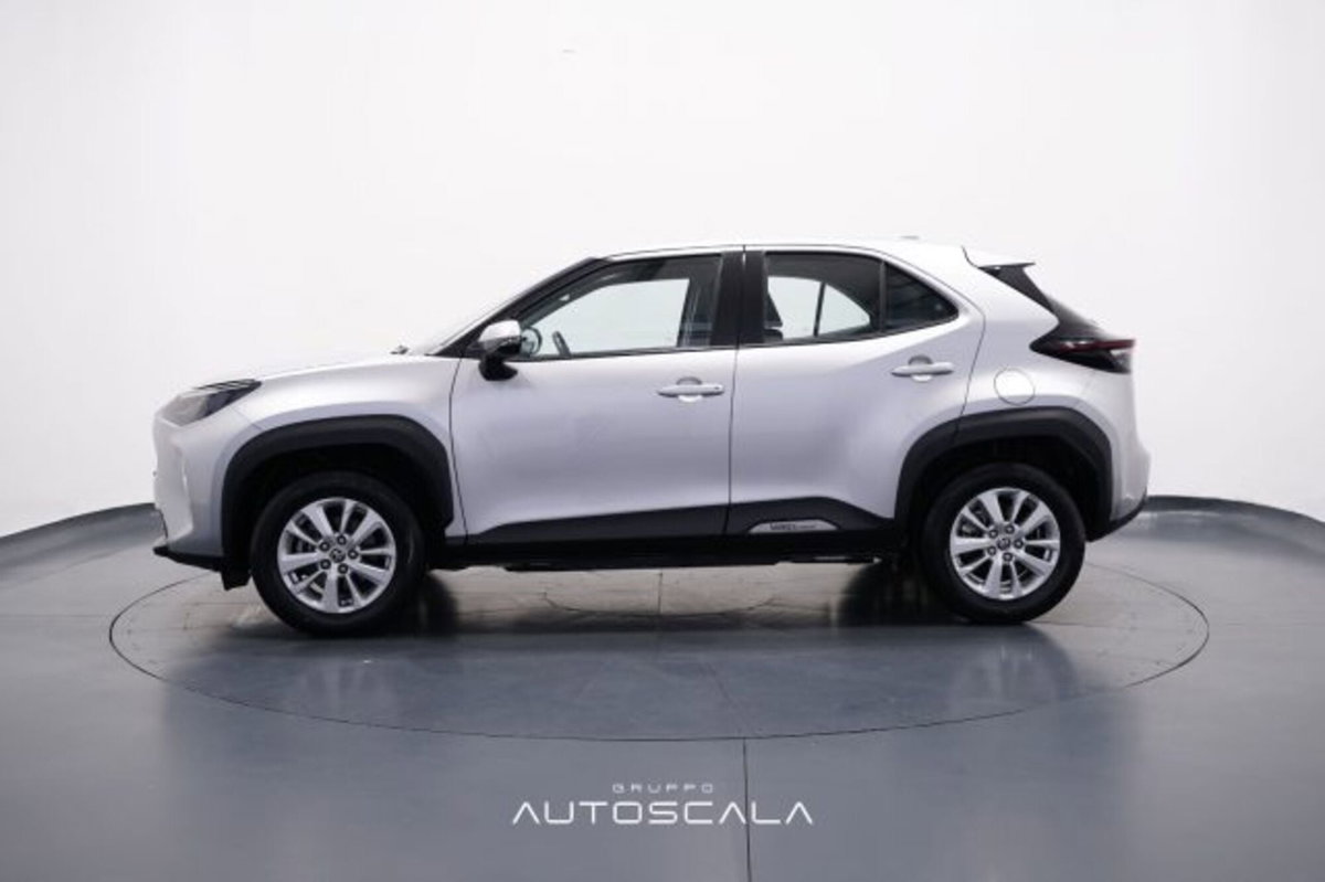 Toyota Yaris Cross 1.5h GR Sport Black Sky fwd 116cv e-cvt (3)
