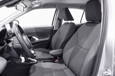 Toyota Yaris Cross 1.5h GR Sport Black Sky fwd 116cv e-cvt (9)