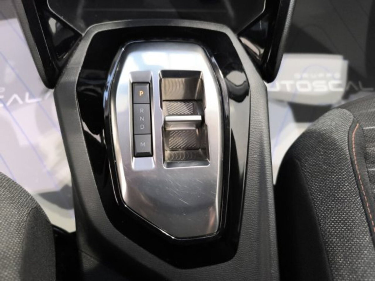 Peugeot 208 1.2 puretech Active s&s 100cv (11)