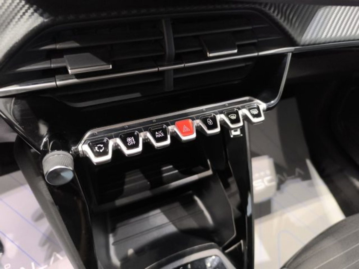 Peugeot 208 1.2 puretech Active s&s 100cv (12)