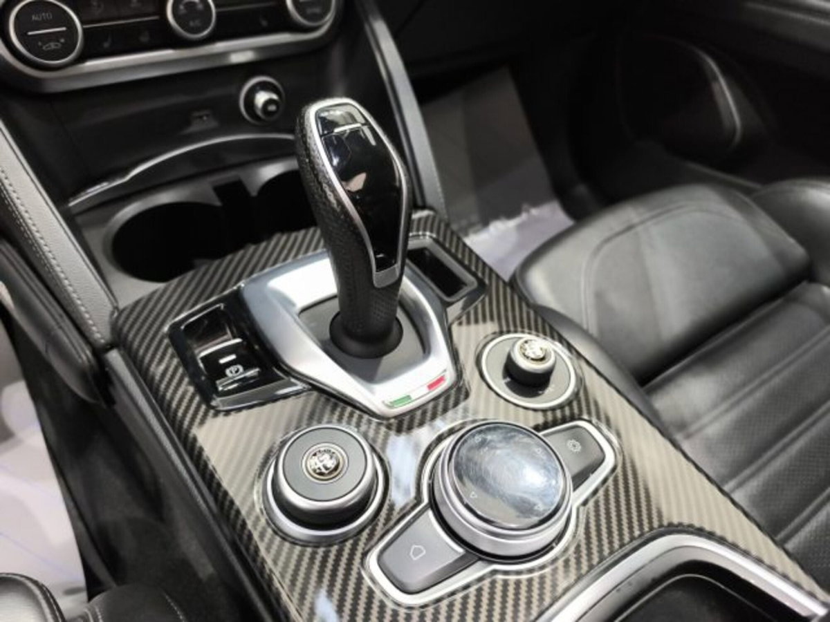 Alfa Romeo Stelvio Stelvio 2.2 Turbodiesel 210 CV AT8 Q4 Veloce Tì (16)