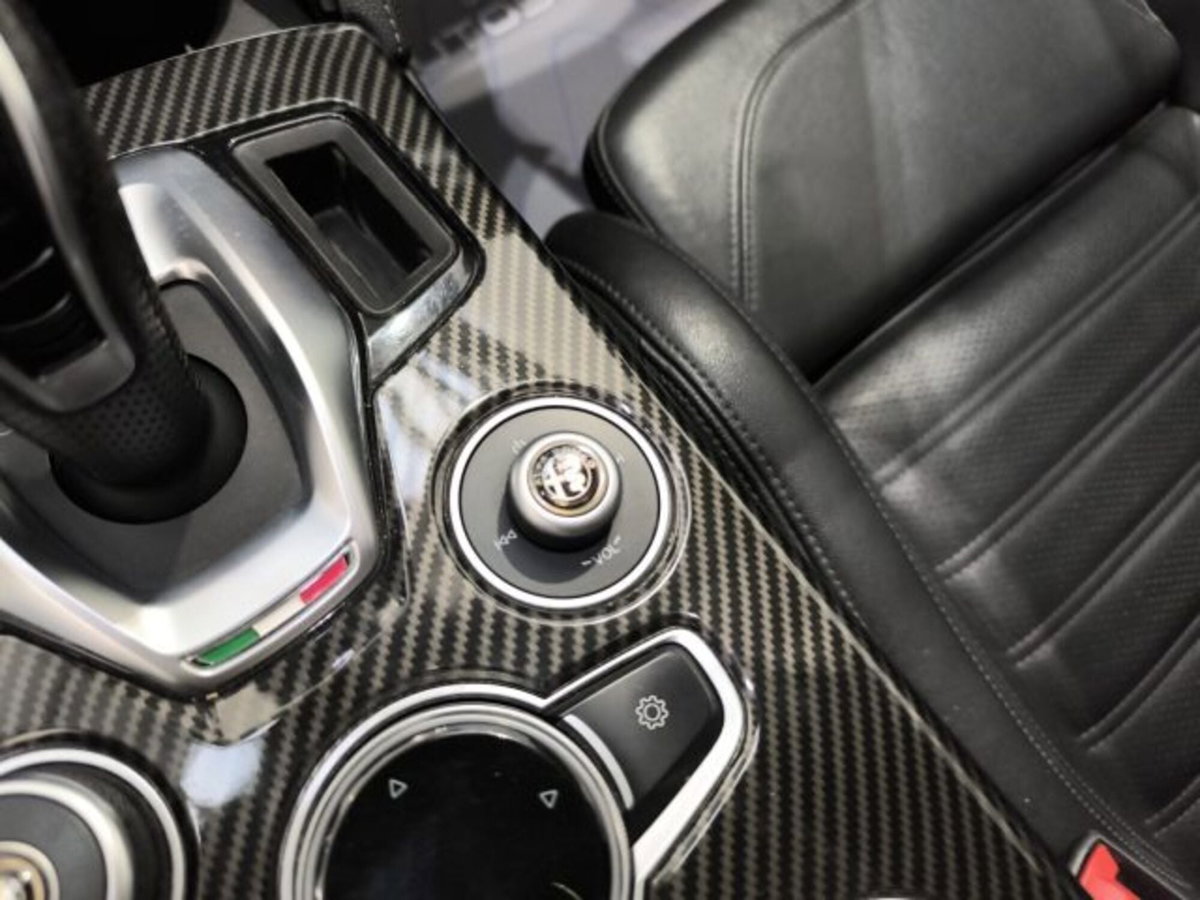 Alfa Romeo Stelvio Stelvio 2.2 Turbodiesel 210 CV AT8 Q4 Veloce Tì (17)
