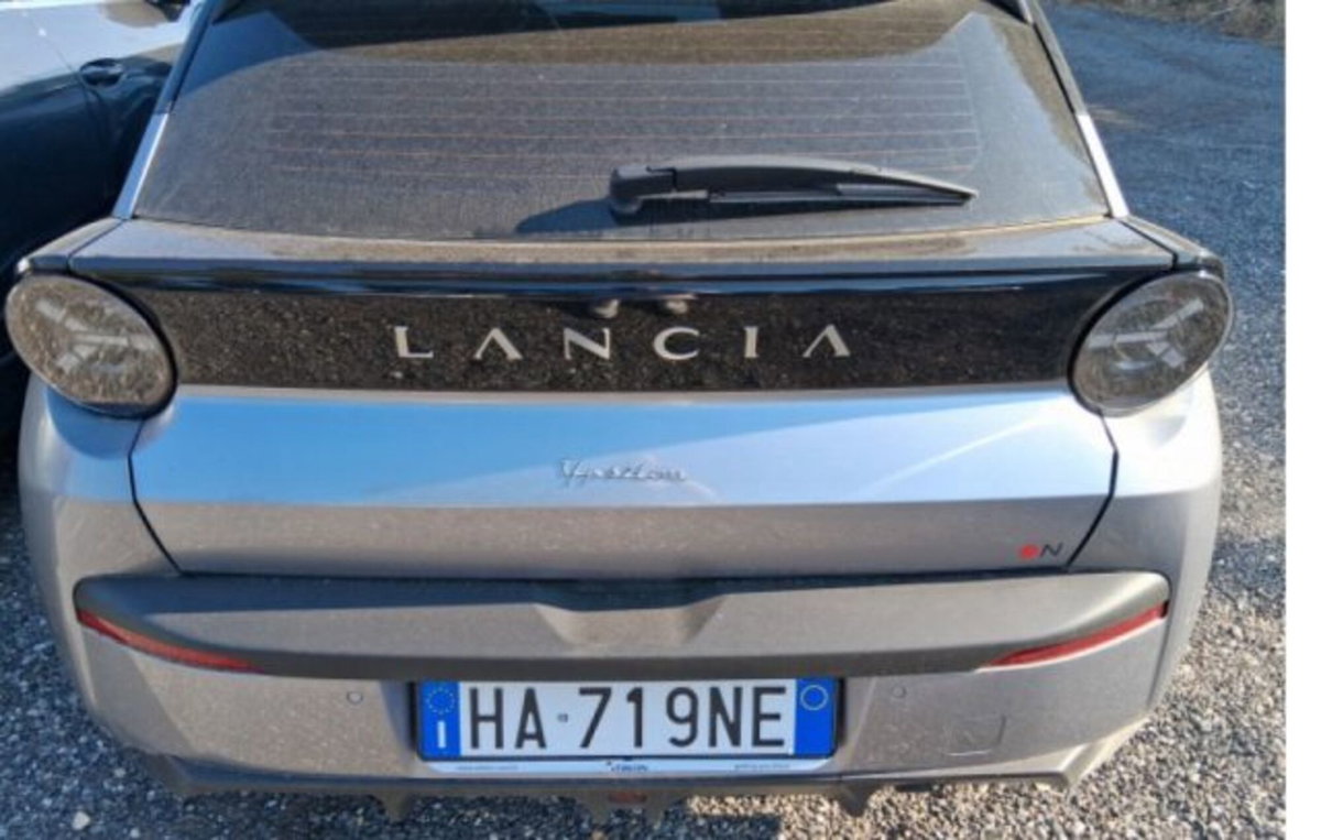 Lancia Ypsilon 1.2 mhev Edizione Cassina e-dct (5)