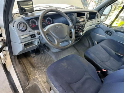 Iveco Daily Telaio 35S10D 2.3 Hpi PM-DC Cabinato (15)
