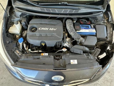 Kia cee'd 1.4 CRDi 5 porte Active (10)