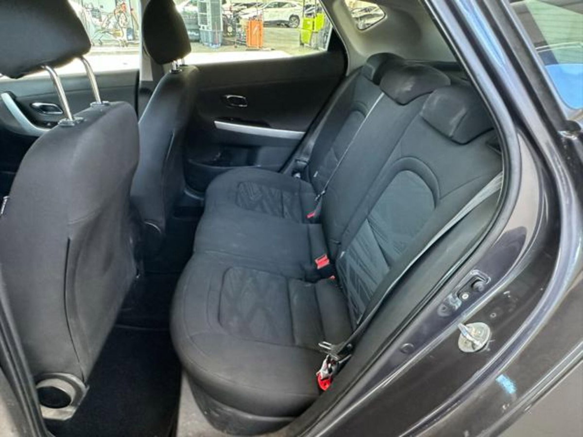 Kia cee'd 1.4 CRDi 5 porte Active (13)