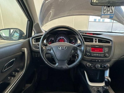Kia cee'd 1.4 CRDi 5 porte Active (16)
