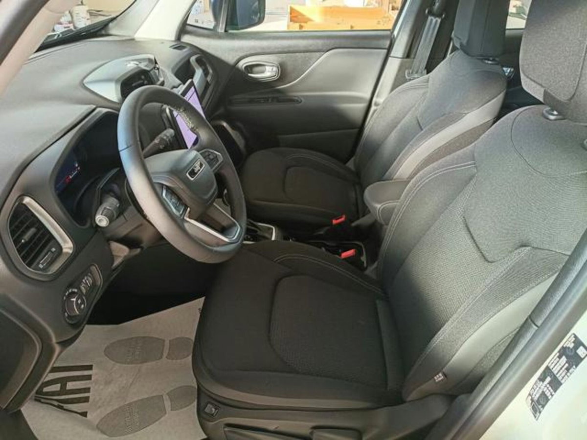 Jeep Renegade 1.5 turbo t4 mhev Altitude 2wd dct (12)