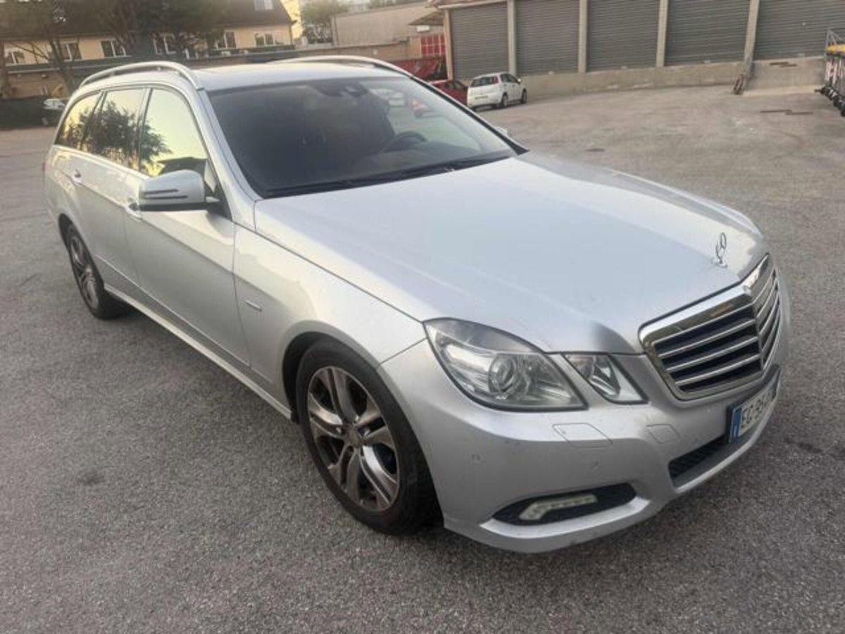 Mercedes-Benz Classe E Station Wagon 250 CDI BlueEFF. 4M. Avantg.AMG (10)