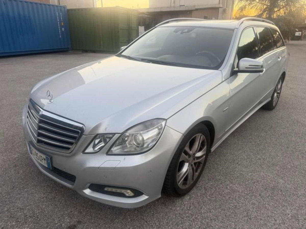 Mercedes-Benz Classe E Station Wagon 250 CDI BlueEFF. 4M. Avantg.AMG (2)