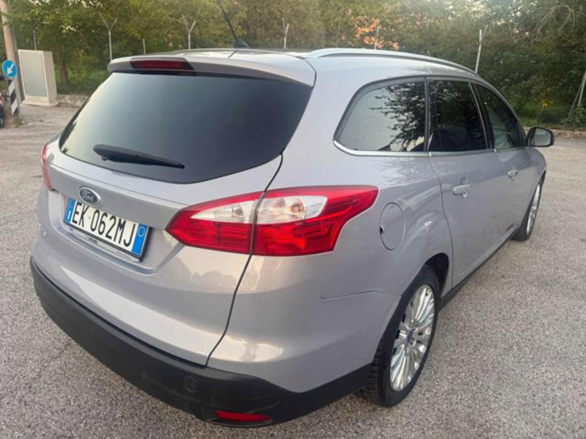 Ford Focus Station Wagon 1.6 TDCi 115 CV SW (11)
