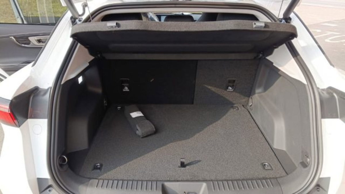 Omoda Omoda 5 EV 60,9 kWh Pure (11)