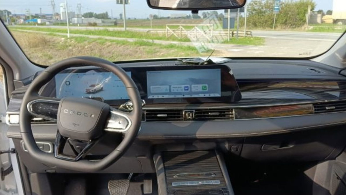 Omoda Omoda 5 EV 60,9 kWh Pure (12)