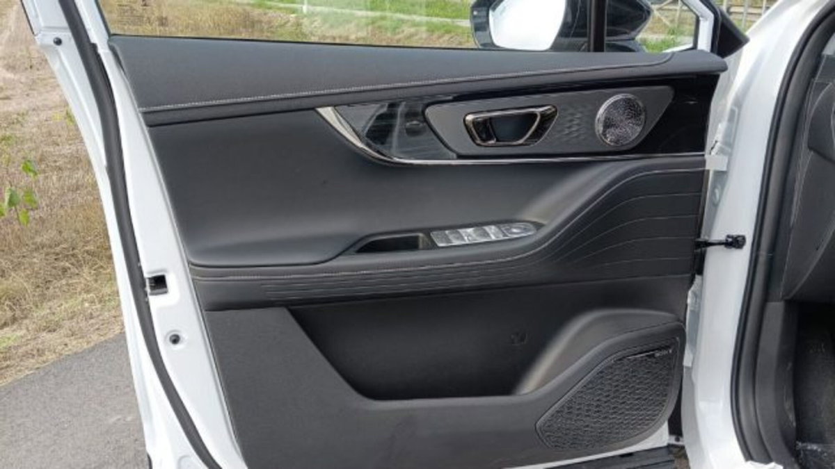 Omoda Omoda 5 EV 60,9 kWh Pure (7)