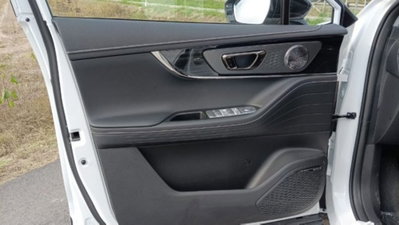 Omoda Omoda 5 EV 60,9 kWh Pure (7)