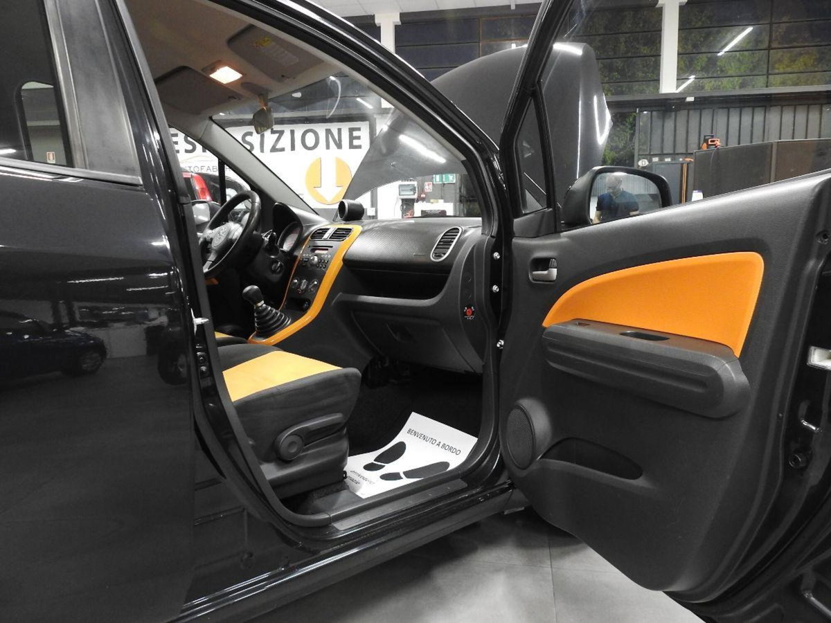 Opel Agila 1.2 16V 86CV Enjoy (8)