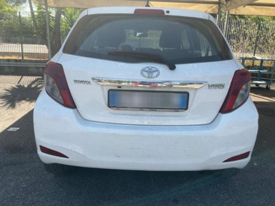 Toyota Yaris 1.0 5 porte Active (10)