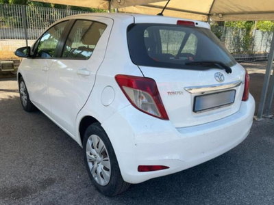 Toyota Yaris 1.0 5 porte Active (11)