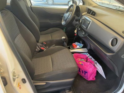Toyota Yaris 1.0 5 porte Active (13)