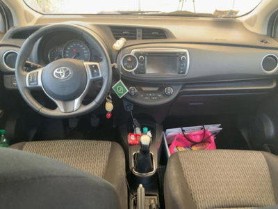 Toyota Yaris 1.0 5 porte Active (14)
