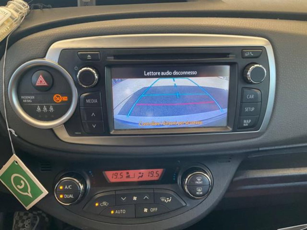 Toyota Yaris 1.0 5 porte Active (15)