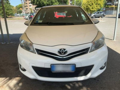 Toyota Yaris 1.0 5 porte Active (3)
