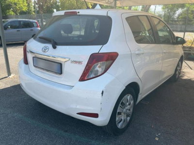 Toyota Yaris 1.0 5 porte Active (9)