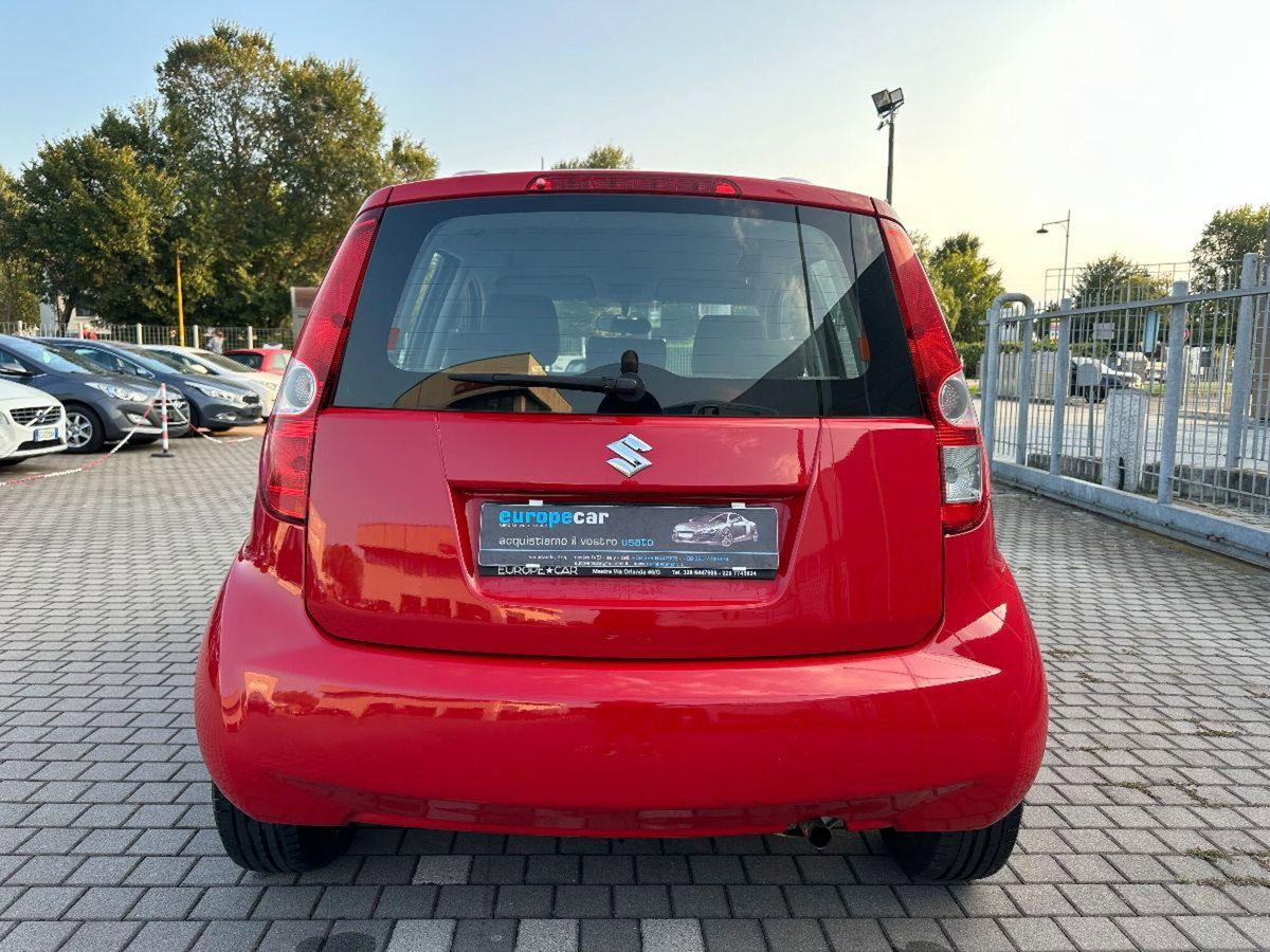 Suzuki Splash 1.0 L (10)