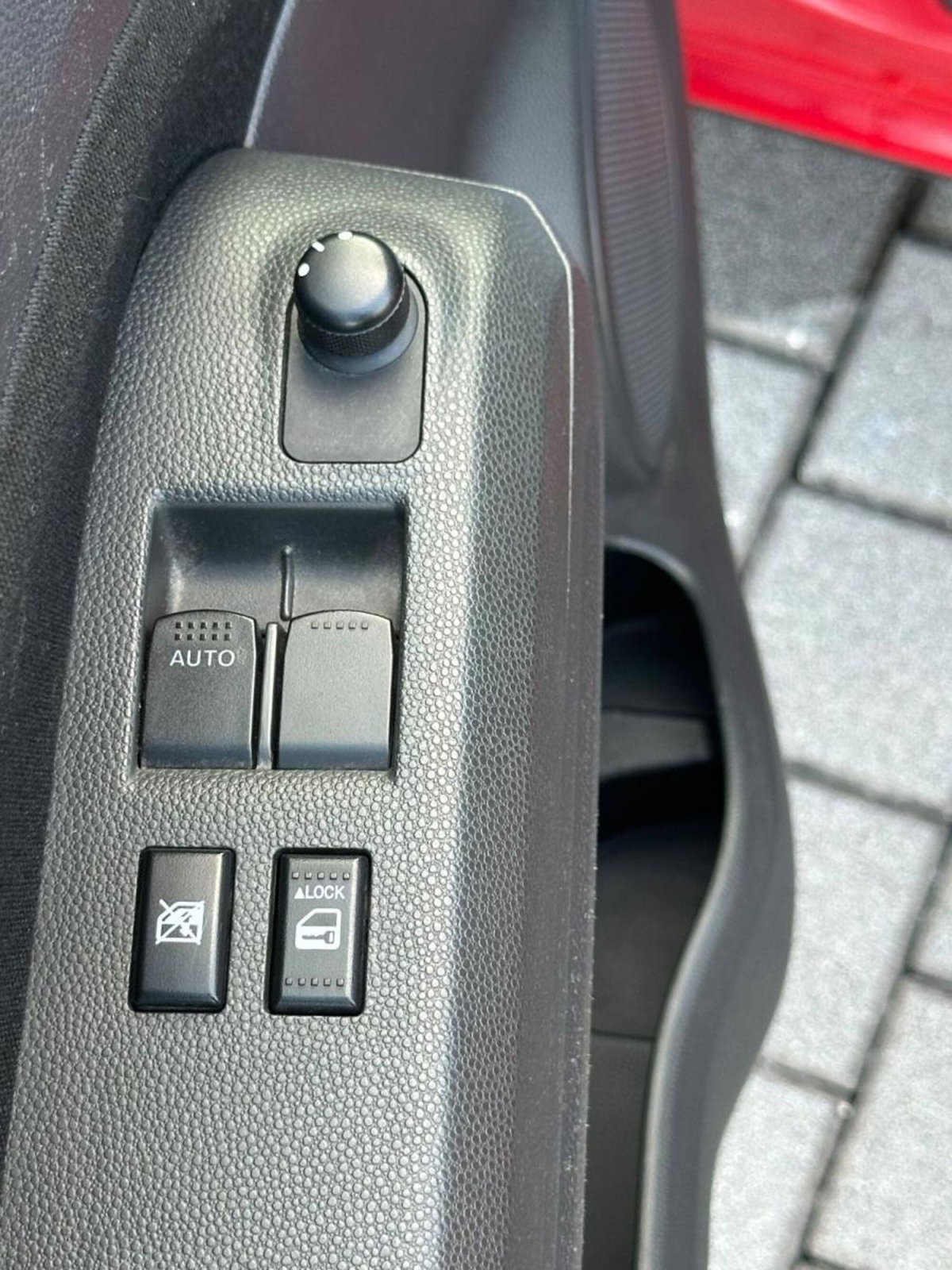 Suzuki Splash 1.0 L (12)