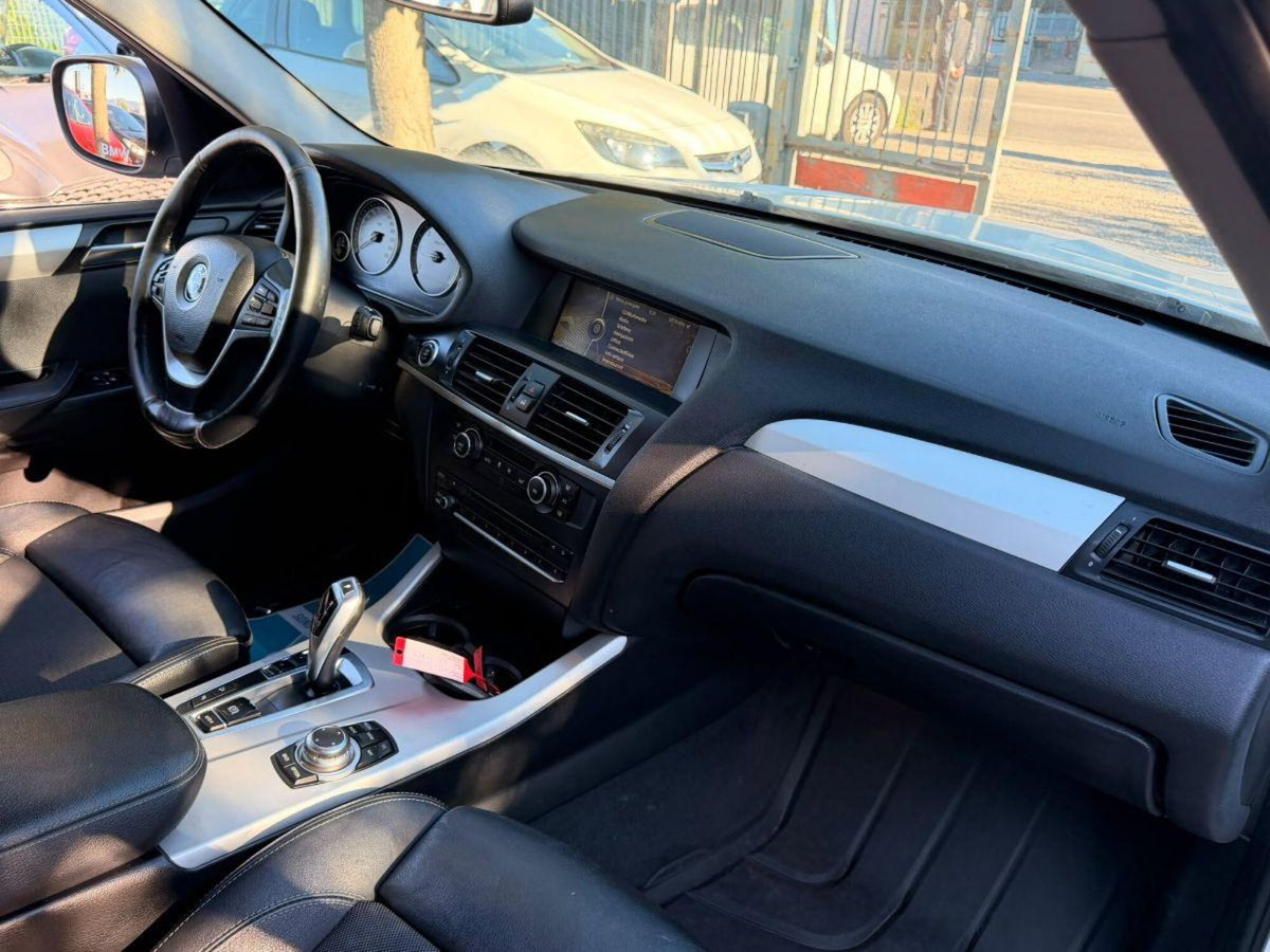 BMW X3 xDrive20d Futura (18)