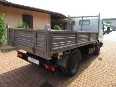 Nissan Cabstar 28.10 3.0 Tdi PC Cabinato L (2)