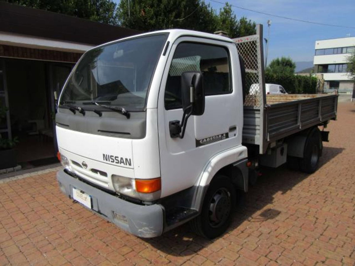 Nissan Cabstar 28.10 3.0 Tdi PC Cabinato L (4)