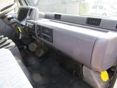 Nissan Cabstar 28.10 3.0 Tdi PC Cabinato L (9)