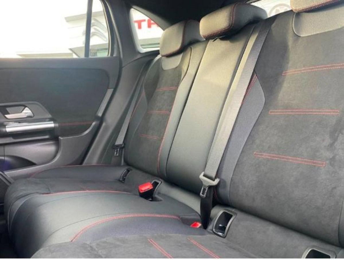 Mercedes-Benz GLA SUV 200 d Automatic Premium (6)