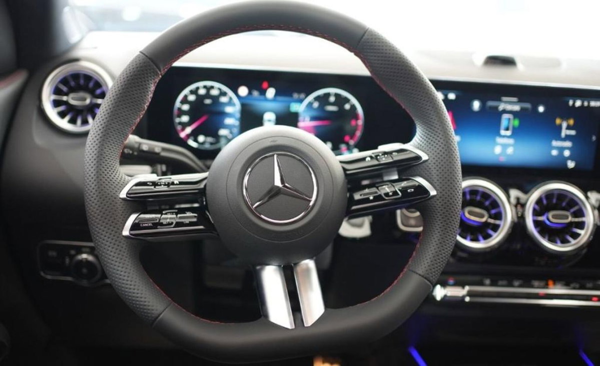 Mercedes-Benz GLA SUV 200 d Automatic Premium (11)