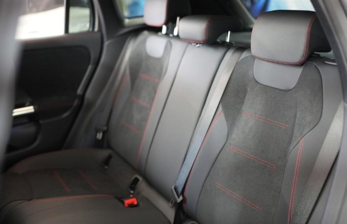 Mercedes-Benz GLA SUV 200 d Automatic Premium (8)